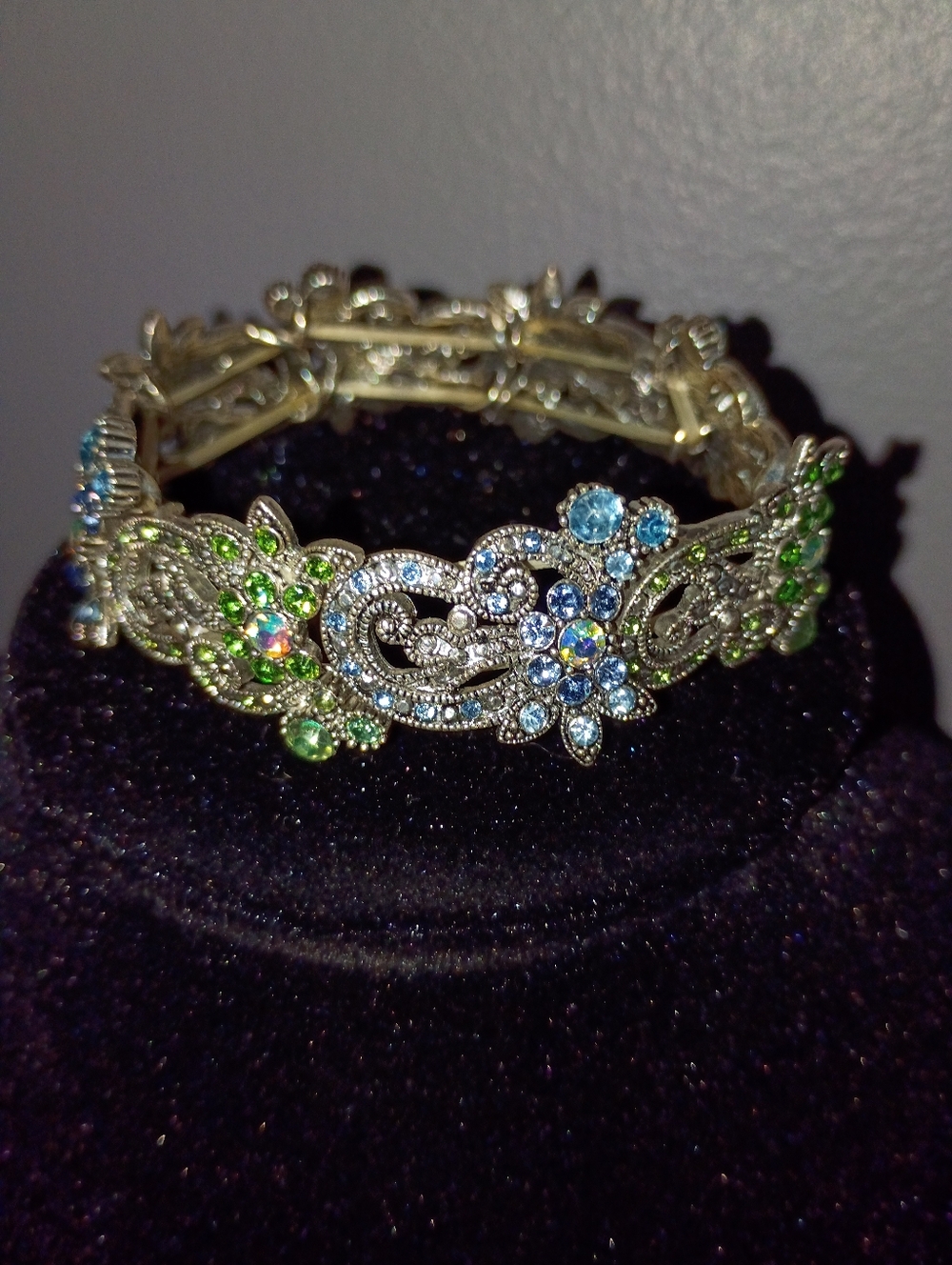 Vtg Blue & Green Rhinestone Stretchy Bracelet Jewelry Silver Tone
